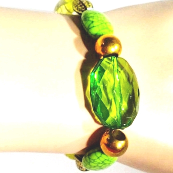 247B069 Hand-made Greens and Golds Bracelet - Picture 2 of 8